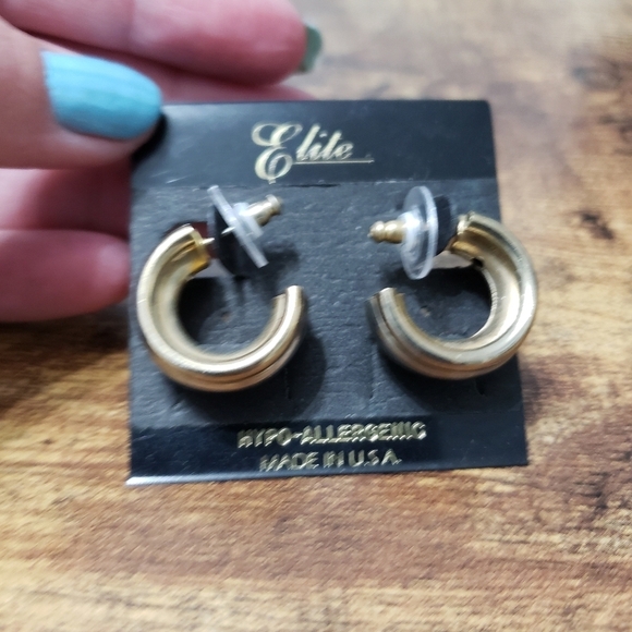 New elite gold tone hoop earrings - Picture 2 of 5